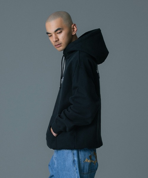 TAGGING PULLOVER HOODED SWEAT（パーカー）｜XLARGE（エクストラ