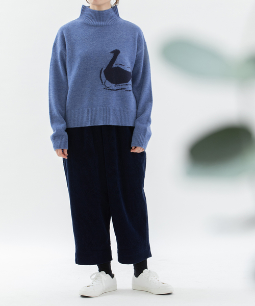 nop de nod（ノップドゥノッド）の「スワンインターシャハイネックセーター（ニット/セーター・レディース・アイボリー/ブルー/グレー・M）」の19枚目の写真