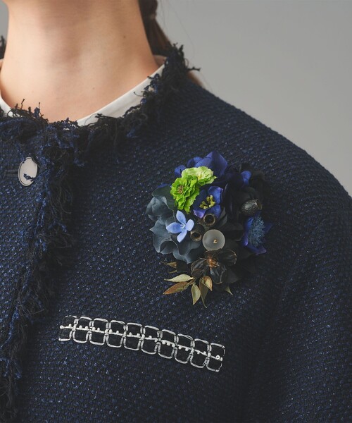tnc（ティンク）の「【別注】＜tnc＞コサージュ（ブローチ/コサージュ・レディース・クリーム/ネイビー・FREE）」の2枚目の写真