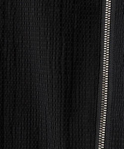 MEN'S BIGI（メンズビギ）の「ライトサッカー スタンドカラーブルゾン＜ストレッチ/通気性＞（ブルゾン・メンズ・ブラック/ブラック系その他・03/04/02）」の10枚目の写真