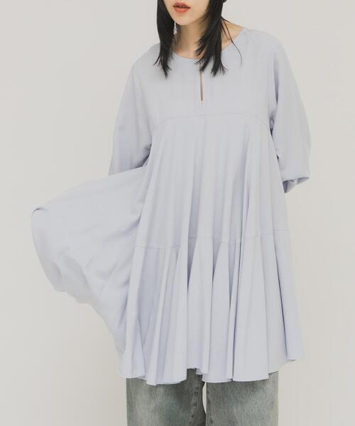 KBF（ケイビーエフ）の「2WAYボリュームヘムミニワンピース（ワンピース・レディース・オフホワイト/ブラック/ライトブルー・ONE）」の18枚目の写真