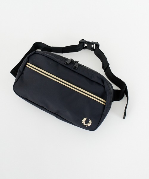 FRED PERRY（フレッドペリー）の「【WEB限定】[FRED PERRY/フレッドペリー] ティップ テープ クロスボディバッグ（ボディバッグ/ウエストポーチ・レディース・ブラック・ONE SIZE）」の17枚目の写真