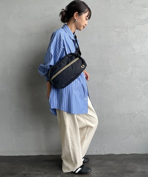 FRED PERRY（フレッドペリー）の「【WEB限定】[FRED PERRY/フレッドペリー] ティップ テープ クロスボディバッグ（ボディバッグ/ウエストポーチ・レディース・ブラック・ONE SIZE）」の6枚目の写真