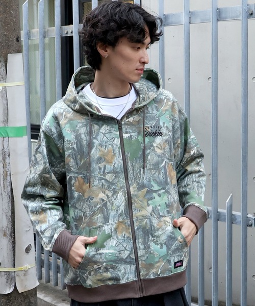 Dickies(ディッキーズ)の「【GENUINE DICKIES/ジェニュインディッキーズ】裏毛バックプリント エンブレムフルジップパーカー(パーカー・メンズ・アッシュグレー/グリーン系その他/スミクロ・XL/M/L)」の15枚目の写真