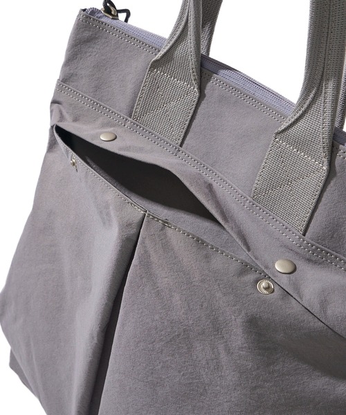 ADPOSION(アドポーション)の「《UNISEX》KONBU Nylon HELMET BAG / コンブナイロン ヘルメットバッグ(ショルダーバッグ・レディース・グレー/ブラック/ネイビー・FREE)」の12枚目の写真