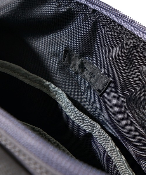 ADPOSION(アドポーション)の「《UNISEX》KONBU Nylon HELMET BAG / コンブナイロン ヘルメットバッグ(ショルダーバッグ・レディース・グレー/ブラック/ネイビー・FREE)」の14枚目の写真