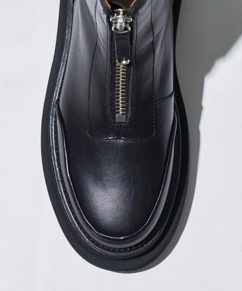 TOGA PULLA/トーガプルラ】AJ1418/BLACK HARD LEATHER/ショートブーツ