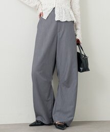 レディースのスラックス（グレー/灰色系・ストライプ柄）ファッション