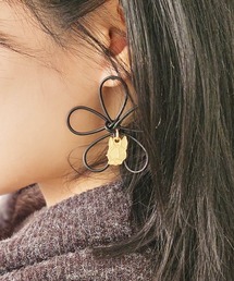 CRYSTAL BALL（クリスタルボール）の「フラワーピアス（ピアス（両耳用））」