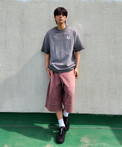 ASTRAL PROJECTION(アストラルプロジェクション)の「ペングラフィティレタリングピグメントルーズフィット半袖Tシャツ_チャコール(Tシャツ/カットソー・メンズ・その他・M/L/XL/XXL)」の3枚目の写真