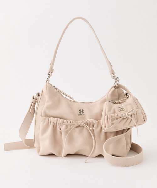 one after another NICE CLAUP（ワンアフターアナザーナイスクラップ）の「新色追加／チャーム付きドロストバッグ（ショルダーバッグ・レディース・ピンク/ブラウン/ブラック/アイボリー・FREE）」の4枚目の写真