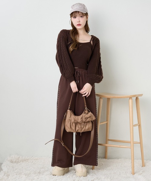 one after another NICE CLAUP（ワンアフターアナザーナイスクラップ）の「新色追加／チャーム付きドロストバッグ（ショルダーバッグ・レディース・ピンク/ブラウン/ブラック/アイボリー・FREE）」の15枚目の写真