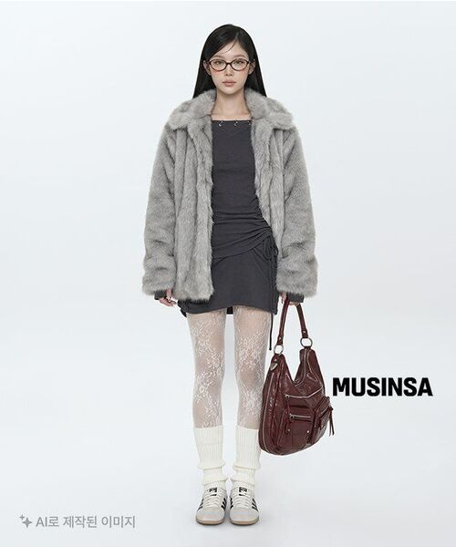 VOONT（ブント）の「Ash Fur Half Coat (GRAY)（ムートンコート・レディース・アッシュグレー・OS）」の2枚目の写真