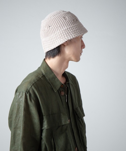 RACAL（ラカル）の「Distressed Knit Bucket Hat / ダメージ加工風針抜きニットバケットハット（ニットキャップ/ビーニー・メンズ・ブラック/ライトベージュ/グレー・FREE）」の17枚目の写真