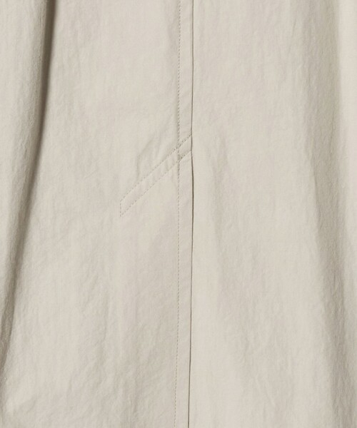 ATTISESSION(アティセッション)の「<ATTISESSION>コットン ナイロン カットオフ トレンチ コート(トレンチコート・レディース・ブラック/オフホワイト・38/36)」の17枚目の写真