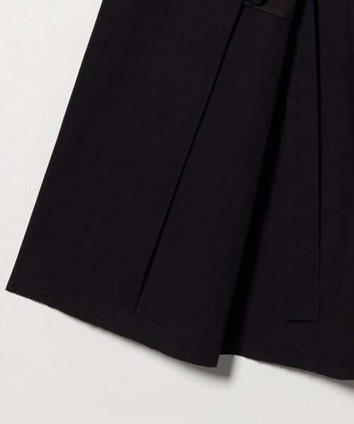 ATTISESSION(アティセッション)の「<ATTISESSION>コットン ナイロン カットオフ トレンチ コート(トレンチコート・レディース・ブラック/オフホワイト・38/36)」の21枚目の写真