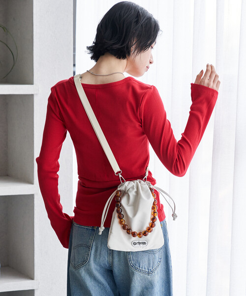 FREAK'S STORE(フリークスストア)の「OUTDOOR PRODUCTS × FREAK'S STORE/アウトドアプロダクツ 別注 2WAY ビーズハンドバッグ(ショルダーバッグ・レディース・ブラック/ナチュラル・ONE SIZE)」の4枚目の写真