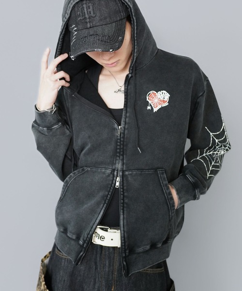 SPINNS(スピンズ)の「レギュラー丈ダブルジップパーカー/ハートスパイダー/バックプリントデザイン(パーカー・メンズ・ブラック系その他/杢グレー/ウッドランド・ONESIZE)」の2枚目の写真
