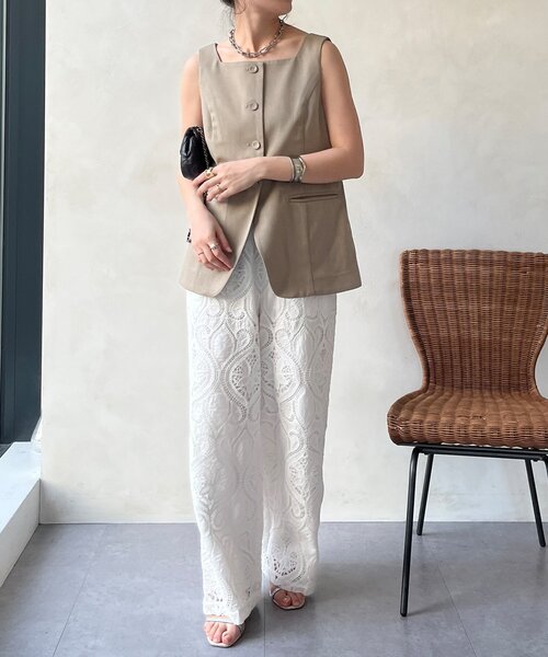 DouDou（ドゥドゥ）の「【WEB限定】スクエアネックベスト（ベスト・レディース・ブラック/ベージュ・FREE）」の4枚目の写真