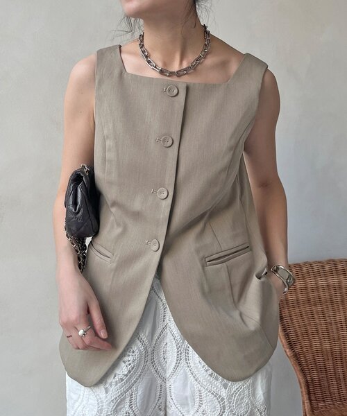 DouDou（ドゥドゥ）の「【WEB限定】スクエアネックベスト（ベスト・レディース・ブラック/ベージュ・FREE）」の8枚目の写真