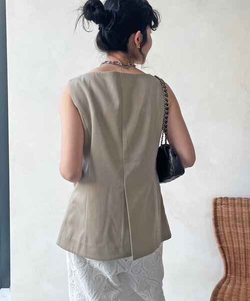 DouDou（ドゥドゥ）の「【WEB限定】スクエアネックベスト（ベスト・レディース・ブラック/ベージュ・FREE）」の10枚目の写真