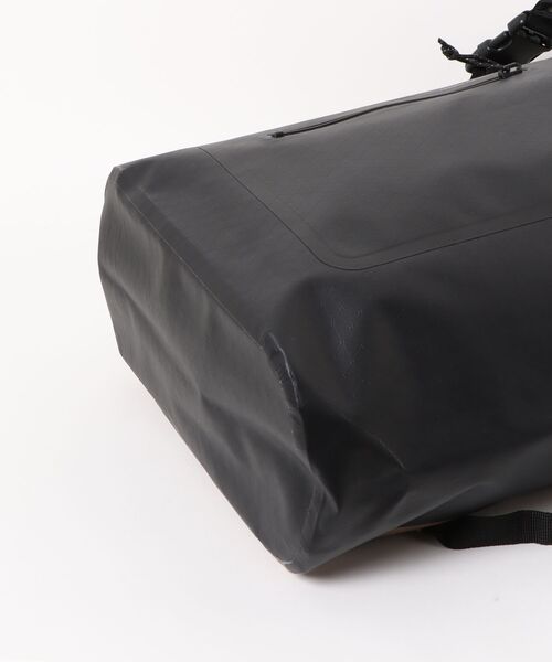 DAKINE（ダカイン）の「DAKINE CYCLONE LT WET/DRY R バックパック/リュック 【2026年春夏モデル】（バックパック/リュック・メンズ・ベージュ・FREE）」の3枚目の写真