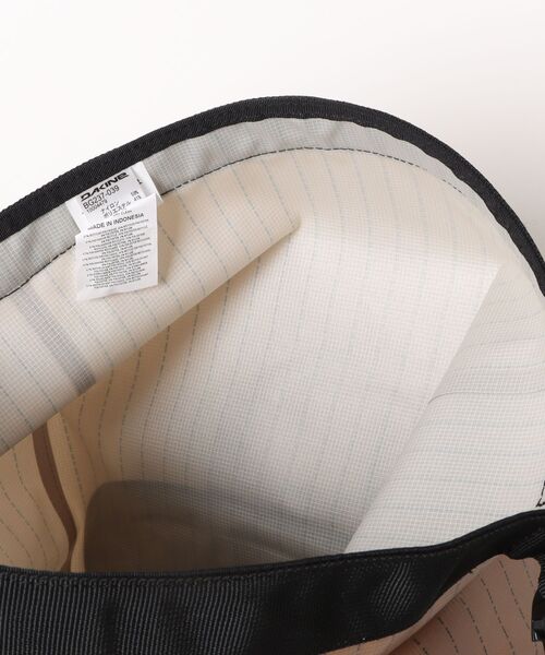 DAKINE（ダカイン）の「DAKINE CYCLONE LT WET/DRY R バックパック/リュック 【2026年春夏モデル】（バックパック/リュック・メンズ・ベージュ・FREE）」の4枚目の写真