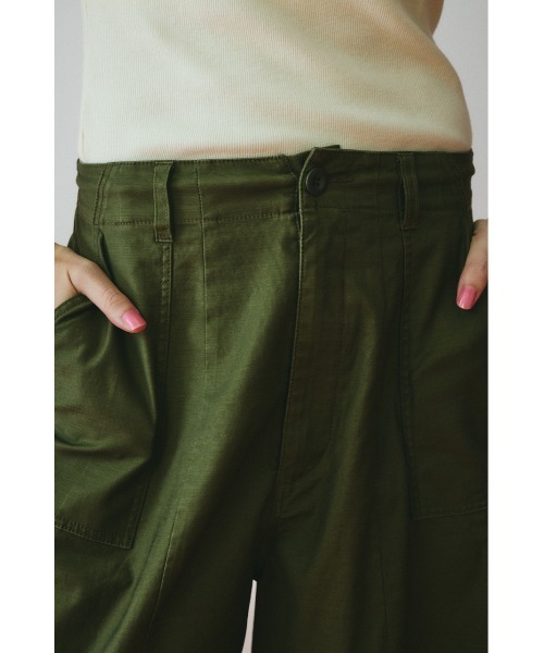 HeRIN.CYE(ヘリンドットサイ)の「Round form baker pants ラウンドフォルムベイカーパンツ(その他パンツ・レディース・ホワイト/カーキ/ブラック・38/36)」の8枚目の写真