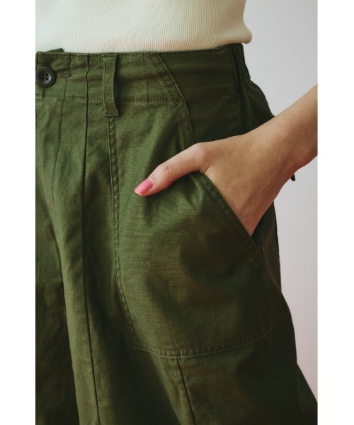 HeRIN.CYE(ヘリンドットサイ)の「Round form baker pants ラウンドフォルムベイカーパンツ(その他パンツ・レディース・ホワイト/カーキ/ブラック・38/36)」の9枚目の写真