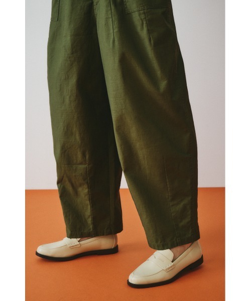HeRIN.CYE(ヘリンドットサイ)の「Round form baker pants ラウンドフォルムベイカーパンツ(その他パンツ・レディース・ホワイト/カーキ/ブラック・38/36)」の12枚目の写真