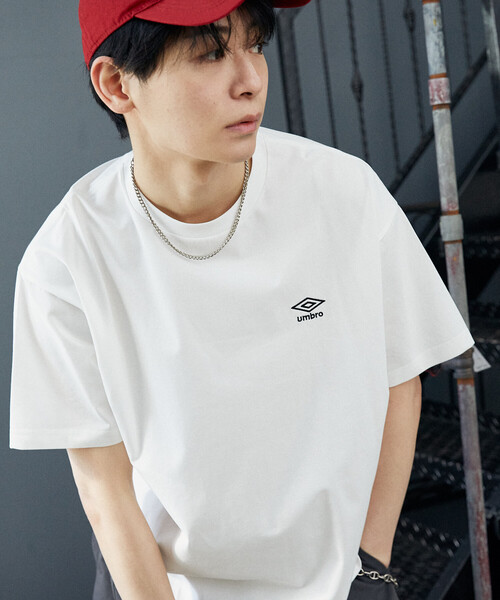 UMBRO(アンブロ)の「UMBRO × PUBLUX/アンブロ <吸水速乾>別注 プレーティング 天竺 ワンポイント Tシャツ 限定展開(Tシャツ/カットソー・メンズ・ブラック/チャコールグレー/ライトグレー/ホワイト・LARGE/MEDIUM)」の2枚目の写真