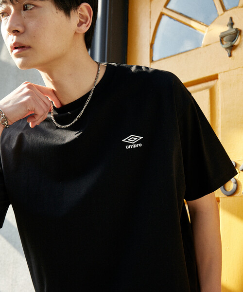 UMBRO(アンブロ)の「UMBRO × PUBLUX/アンブロ <吸水速乾>別注 プレーティング 天竺 ワンポイント Tシャツ 限定展開(Tシャツ/カットソー・メンズ・ブラック/チャコールグレー/ライトグレー/ホワイト・LARGE/MEDIUM)」の3枚目の写真