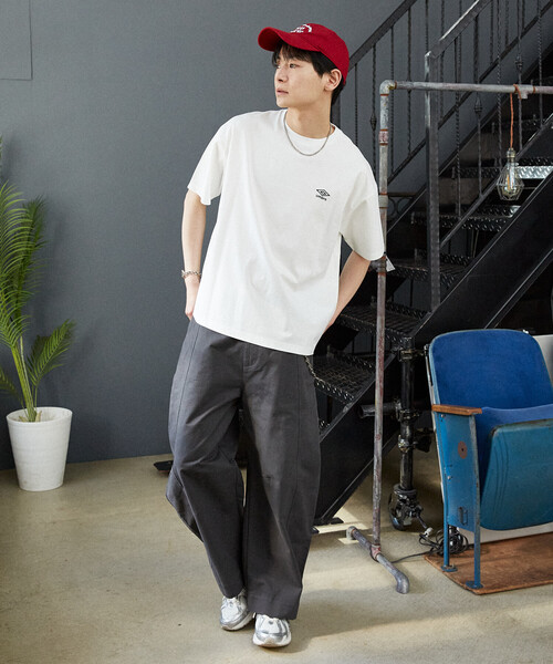 UMBRO(アンブロ)の「UMBRO × PUBLUX/アンブロ <吸水速乾>別注 プレーティング 天竺 ワンポイント Tシャツ 限定展開(Tシャツ/カットソー・メンズ・ブラック/チャコールグレー/ライトグレー/ホワイト・LARGE/MEDIUM)」の11枚目の写真