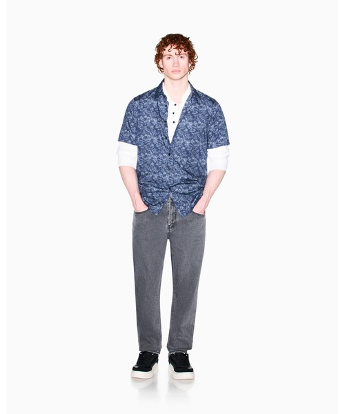 ARMANI EXCHANGE(アルマーニエクスチェンジ)の「【A|X アルマーニ エクスチェンジ】<オンライン限定>オールオーバープリント 半袖シャツ/REGULAR(シャツ/ブラウス・メンズ・ネイビー・X-SMALL/X-LARGE/SMALL/MEDIUM/LARGE)」の4枚目の写真