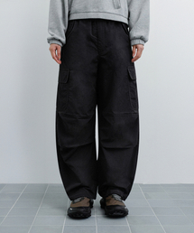 EUGGEN（ユジェン）の「EUG ナイロンパラシュートカーブドバンディングパンツ_ブラック（スウェットパンツ）」