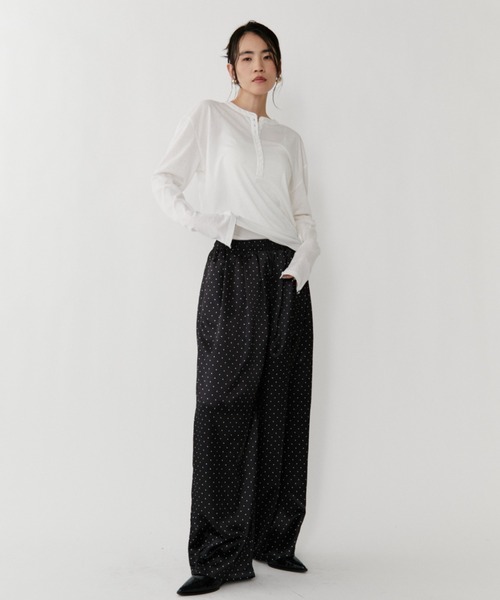 VION（ヴィオン）の「ミニマルドットイージーワイドパンツ / Minimal Dot Easy Wide Pants（その他パンツ・レディース・ブラック/ホワイト・S/M）」の3枚目の写真