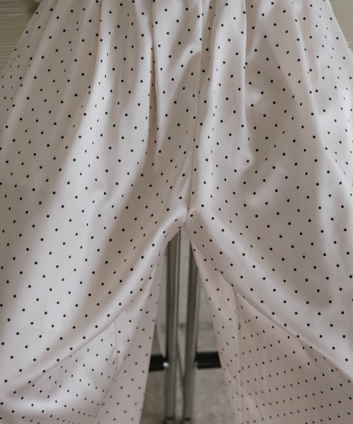 VION（ヴィオン）の「ミニマルドットイージーワイドパンツ / Minimal Dot Easy Wide Pants（その他パンツ・レディース・ブラック/ホワイト・S/M）」の13枚目の写真