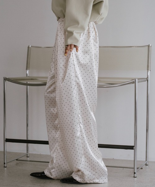 VION（ヴィオン）の「ミニマルドットイージーワイドパンツ / Minimal Dot Easy Wide Pants（その他パンツ・レディース・ブラック/ホワイト・S/M）」の11枚目の写真