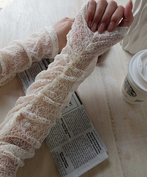 CORNERS(コーナーズ)の「袖ギャザーレーストップス(Tシャツ/カットソー・レディース・ベージュ/アイボリー/ブラック・M)」の15枚目の写真