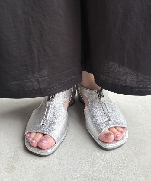LUGG NAGG(ラグナグ)の「【REFRESH WALK】【屈曲】コンフォートスクエアウェッジサンダル【3E】【リラックス】(サンダル・レディース・シルバー/ブロンズ/ブラック/ライトグレー・S/M/L/LL/XL)」の7枚目の写真