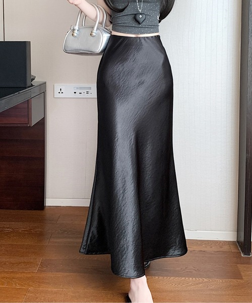 AMAJI（アマジ）の「サテンマーメイドスカート（スカート・レディース・ホワイト/ブラック・MEDIUM/SMALL/X-LARGE/LARGE）」の2枚目の写真