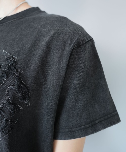 SPINNS(スピンズ)の「ダメージパッチワークロゴ半袖Tシャツ/レギュラー丈(Tシャツ/カットソー・メンズ・ホワイト/ブラック系その他/ピンク系その他/ウッドランド・ONESIZE)」の16枚目の写真