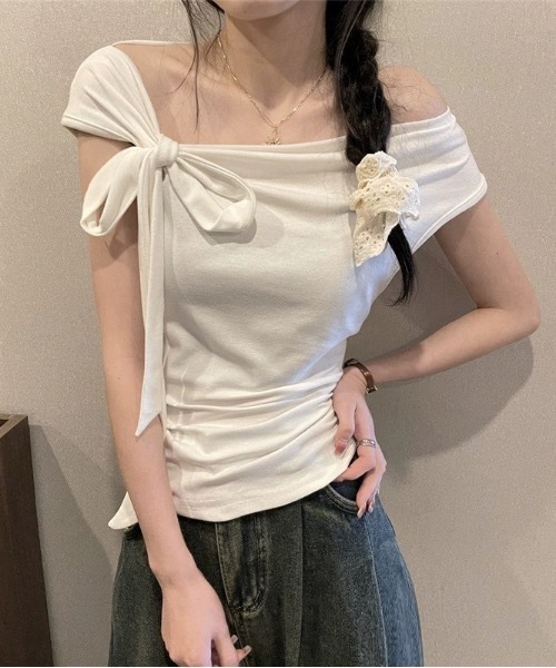 Teem Store(チームストア)の「【チョーカー付き】サイドギャザーワンショルTシャツ(Tシャツ/カットソー・レディース・チャコール/ホワイト/ワイン/ブラック・F)」の5枚目の写真