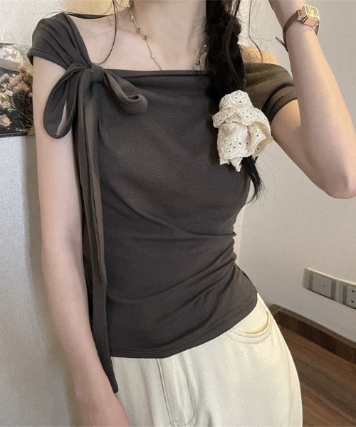 Teem Store(チームストア)の「【チョーカー付き】サイドギャザーワンショルTシャツ(Tシャツ/カットソー・レディース・チャコール/ホワイト/ワイン/ブラック・F)」の11枚目の写真