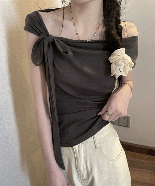 Teem Store(チームストア)の「【チョーカー付き】サイドギャザーワンショルTシャツ(Tシャツ/カットソー・レディース・チャコール/ホワイト/ワイン/ブラック・F)」の12枚目の写真