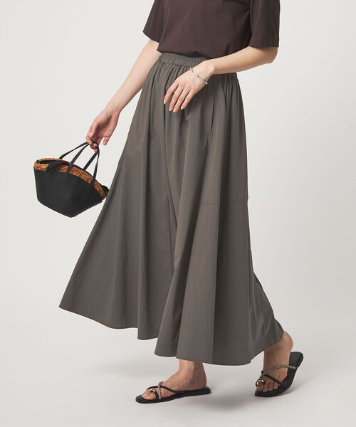 green label relaxing(グリーンレーベルリラクシング)の「WONDER CLOTH ボリューム スカート マシンウォッシャブル ストレッチ 接触冷感 吸水速乾(スカート・レディース・ダークグレー/ベージュ/コバルトブルー・FREE)」の4枚目の写真