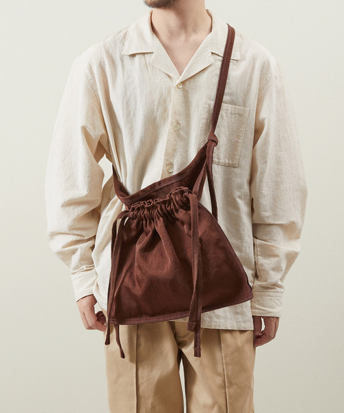 And A(アンドエー)の「ITTI イッチ / MARY RED CROSS BAG CERATO BRIGHT 撥水ナイロンレッドクロスショルダーバッグ / ITTI-BAG-181-CB(ショルダーバッグ・メンズ・オレンジ/オリーブ/ブラウン/ブラック・FREE)」の2枚目の写真