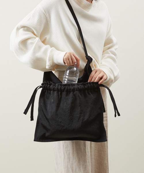 And A(アンドエー)の「ITTI イッチ / MARY RED CROSS BAG CERATO BRIGHT 撥水ナイロンレッドクロスショルダーバッグ / ITTI-BAG-181-CB(ショルダーバッグ・メンズ・オレンジ/オリーブ/ブラウン/ブラック・FREE)」の1枚目の写真