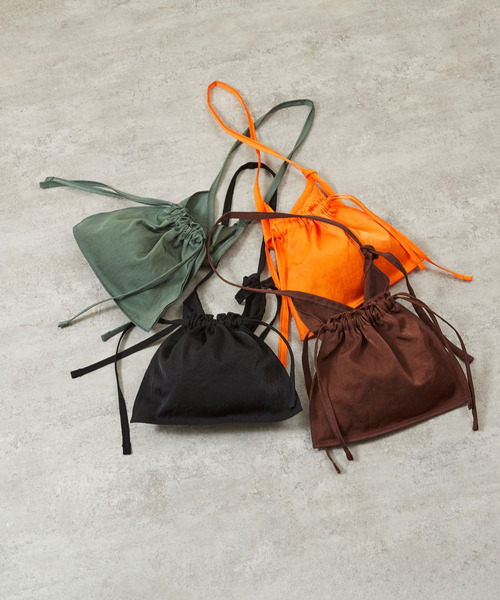 And A(アンドエー)の「ITTI イッチ / MARY RED CROSS BAG CERATO BRIGHT 撥水ナイロンレッドクロスショルダーバッグ / ITTI-BAG-181-CB(ショルダーバッグ・メンズ・オレンジ/オリーブ/ブラウン/ブラック・FREE)」の5枚目の写真