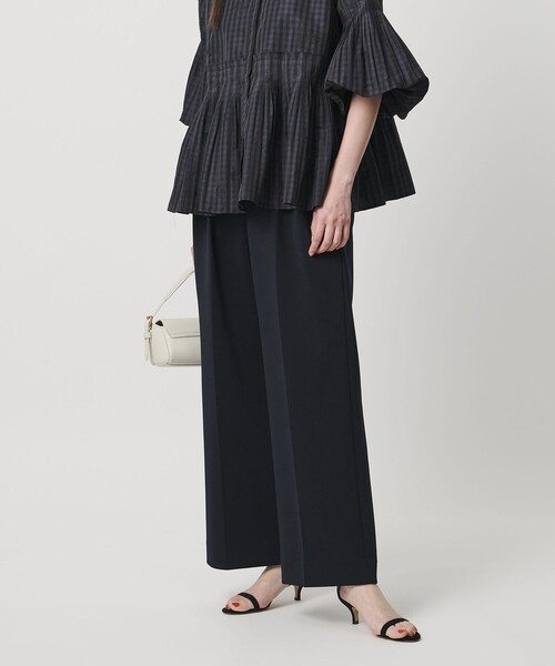 UNITED ARROWS(ユナイテッドアローズ)の「LIGHT SPONGY ワイドパンツ ‐ウォッシャブル‐(スラックス・レディース・ネイビー/オフホワイト/ブラック・40/34/36/38)」の5枚目の写真